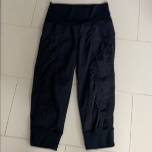 Lululemon Dance Studio Crop II Size 6